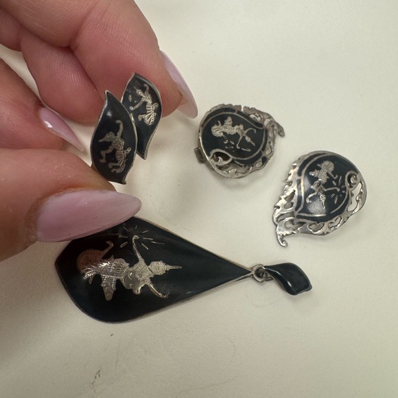Elegant Black and Sterling Silver Siam Earrings Ring and Pendant
